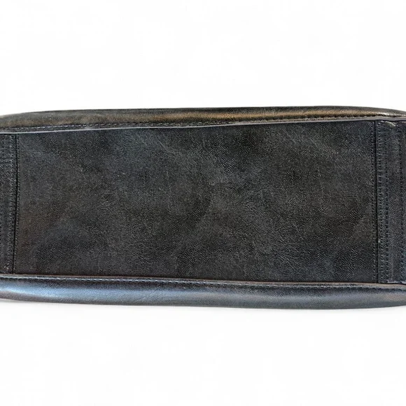 Anne Klein Elegant Black Quilted Handbag - Picture 9 of 16